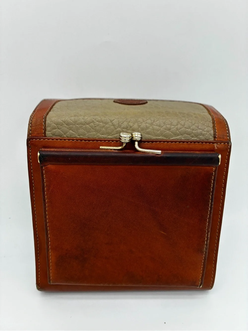 Vintage Dooney & Bourke All Weather Leather Wallet Bifold Kiss Lock Coin USA